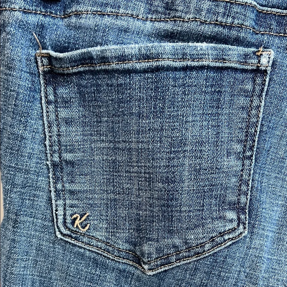 Kut from the Kloth Distressed Blue Cropped Jeans - Size 10 - Picture 8 of 12
